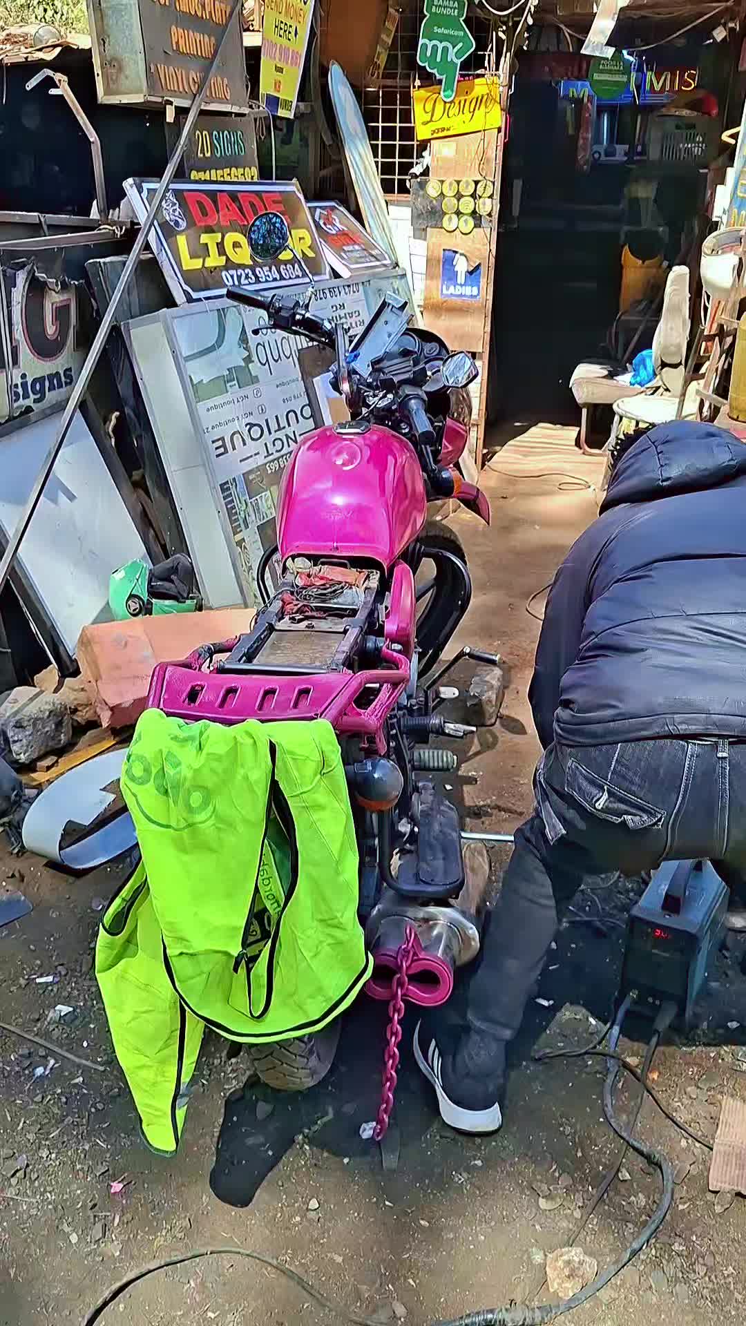 @DOLLY JOURNEY➡️🚶♂️🏍🌅🇰🇪