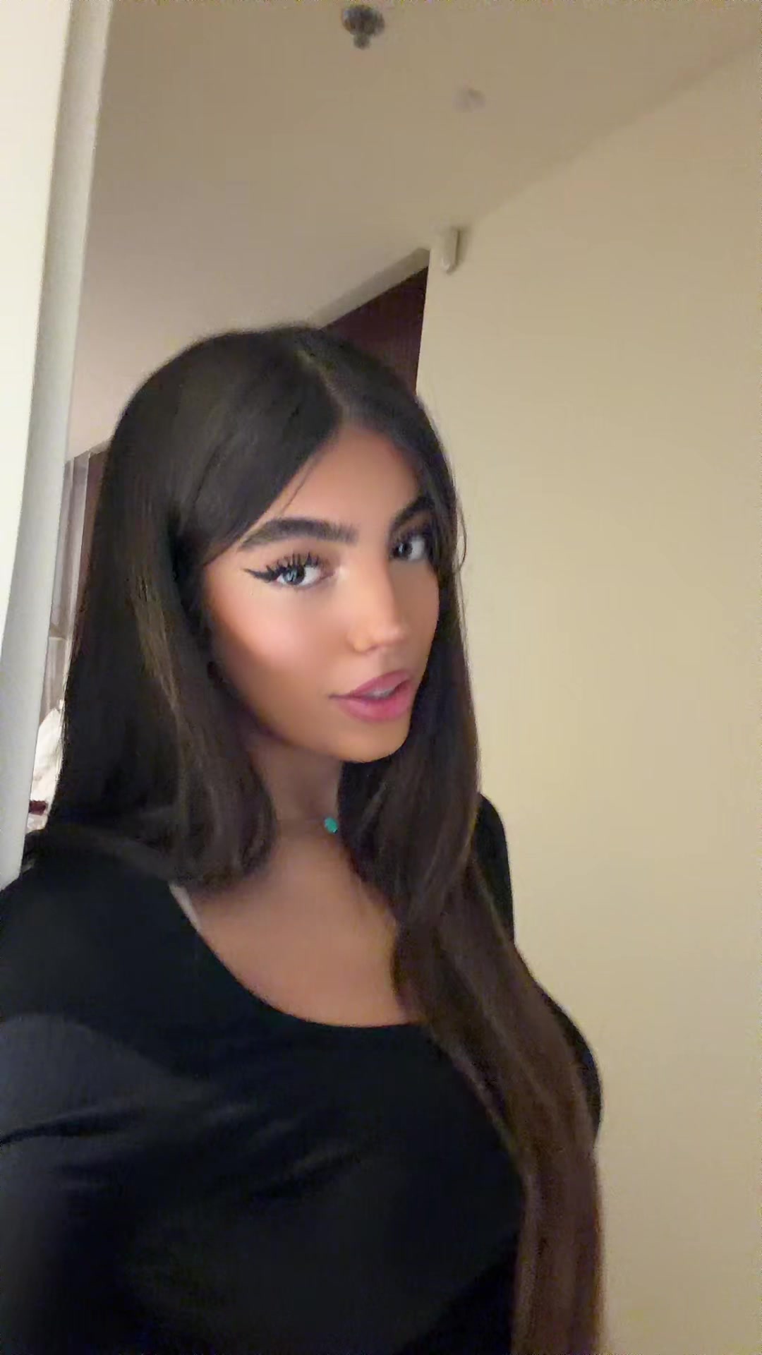 @ELIYA🦋