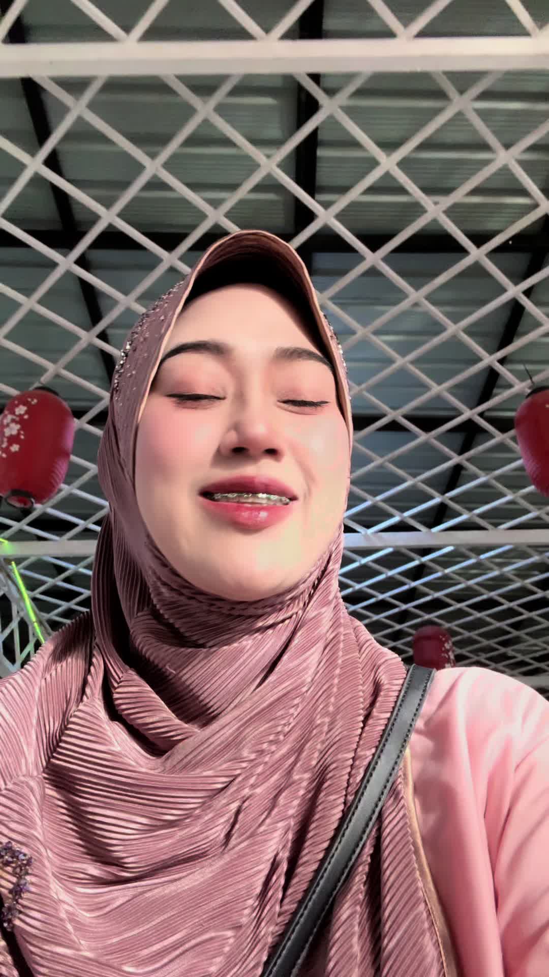 @Suriyanee.