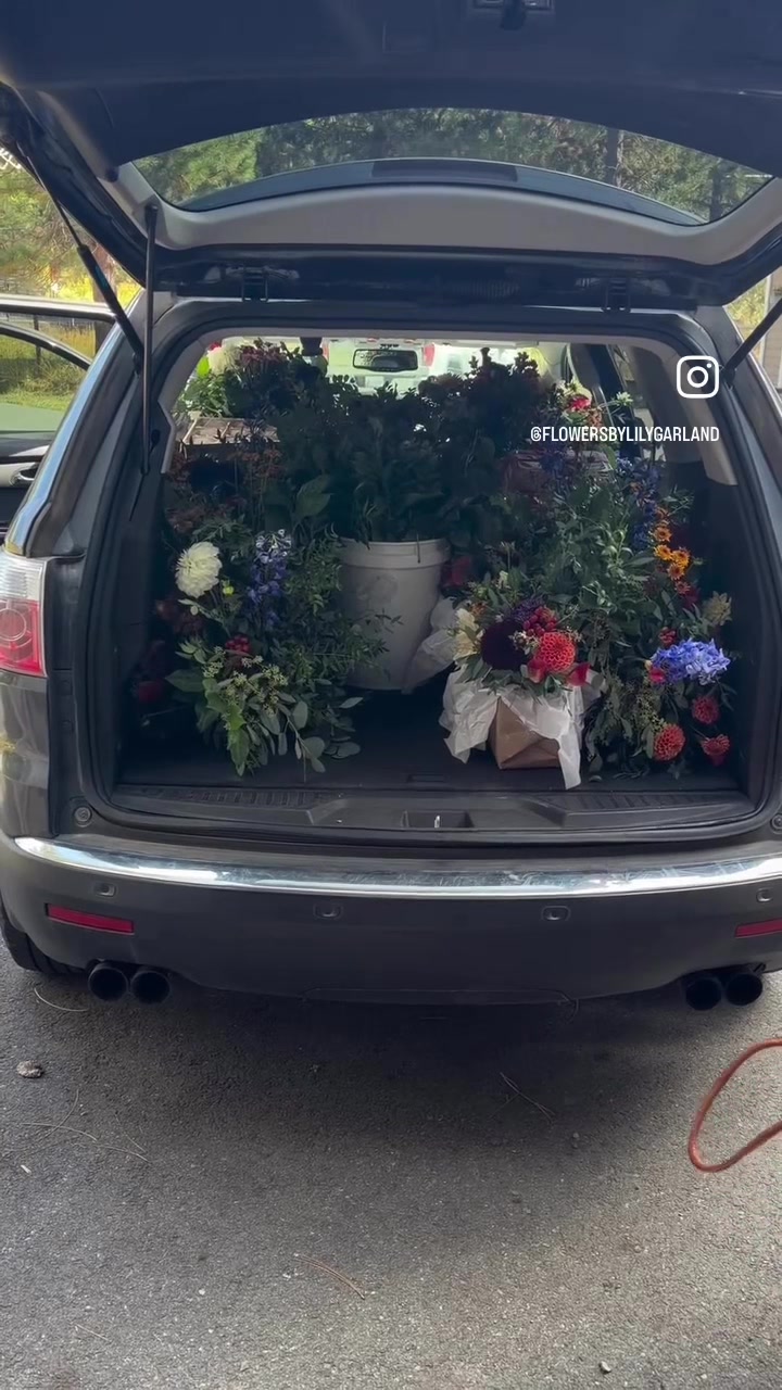 @Flowers By Lily Garland