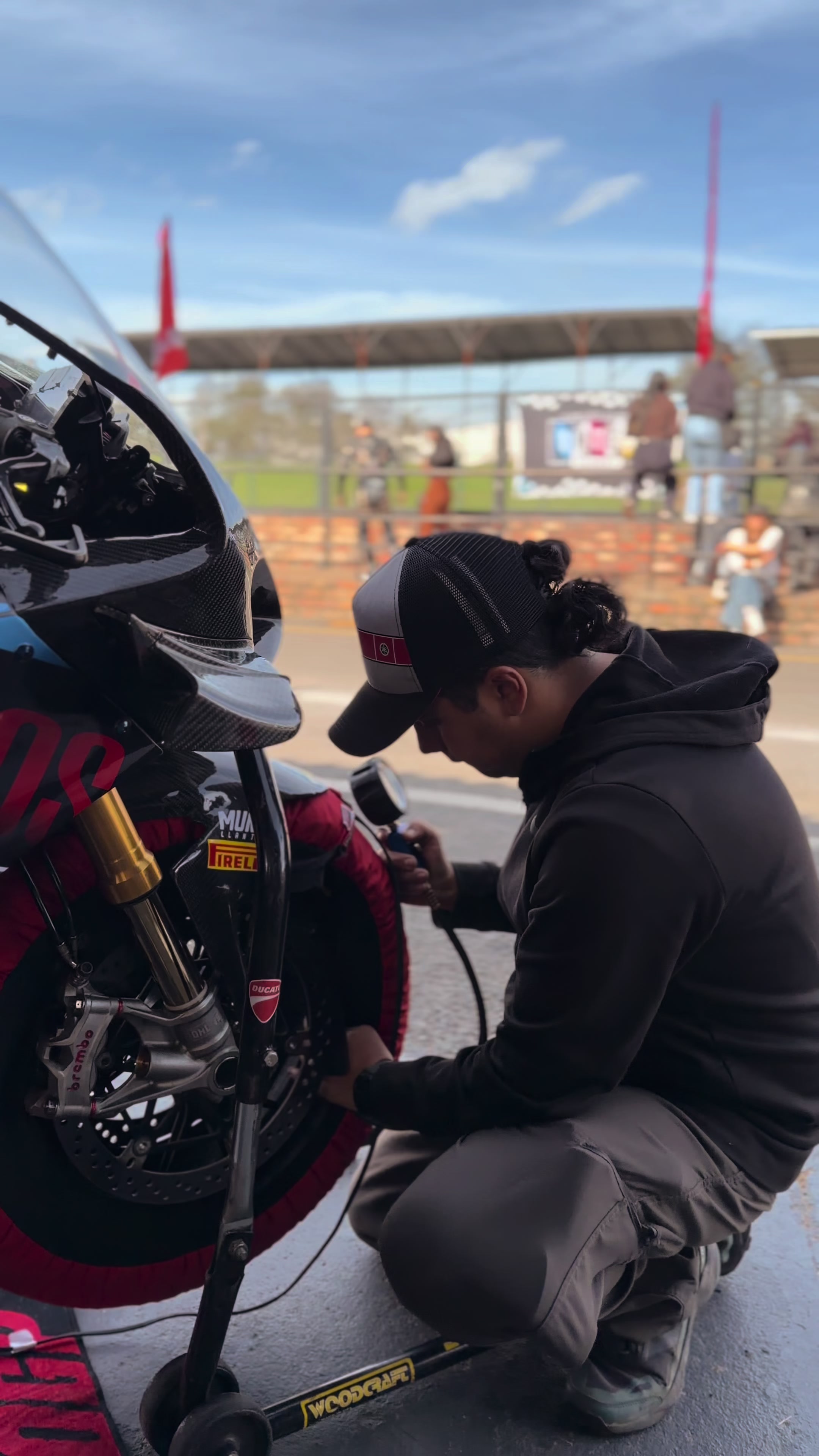 @Motosaurio