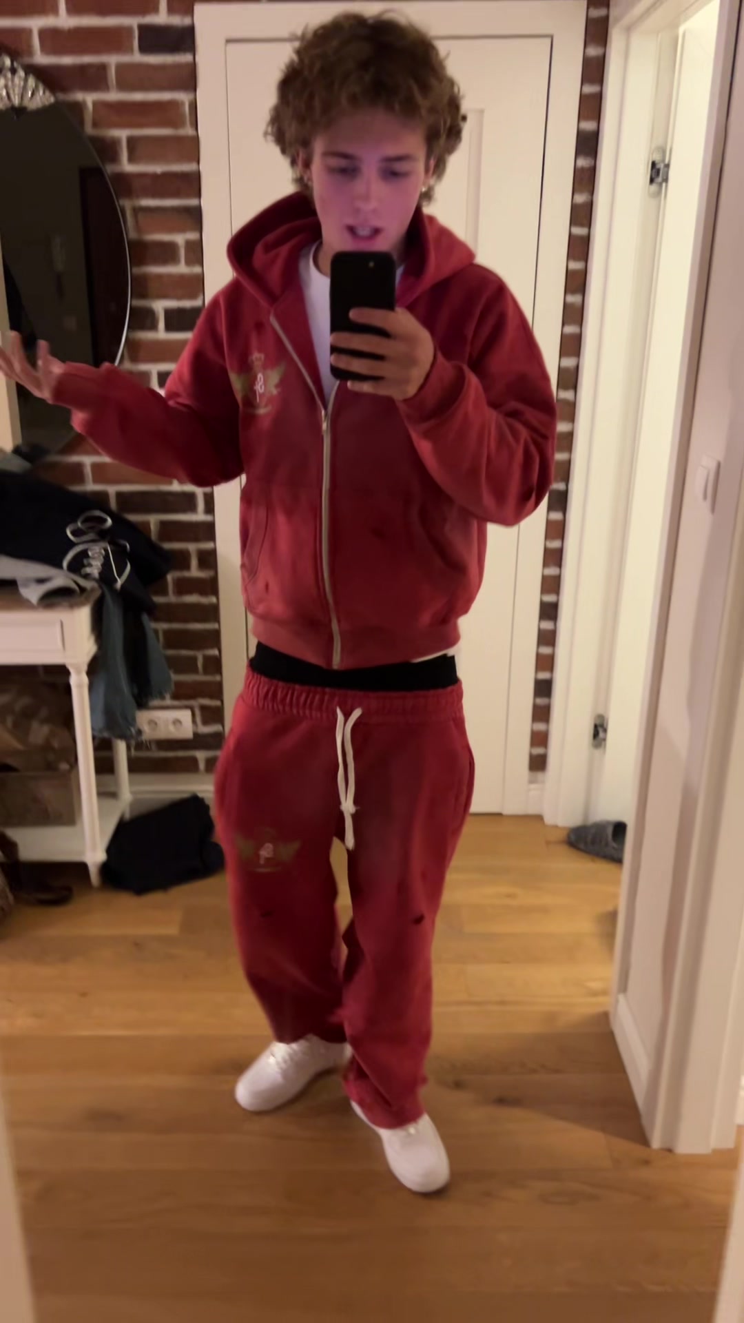 @Sqwimeee