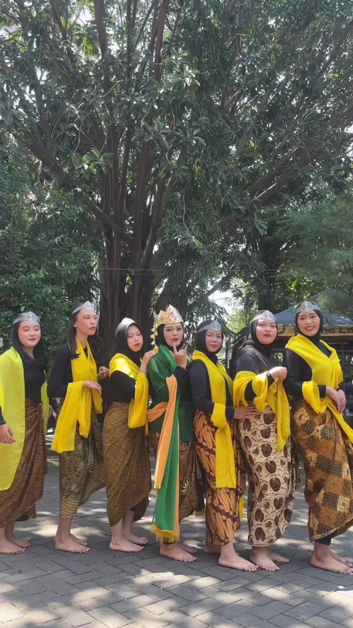 @Teater Hitam Putih FEB UM
