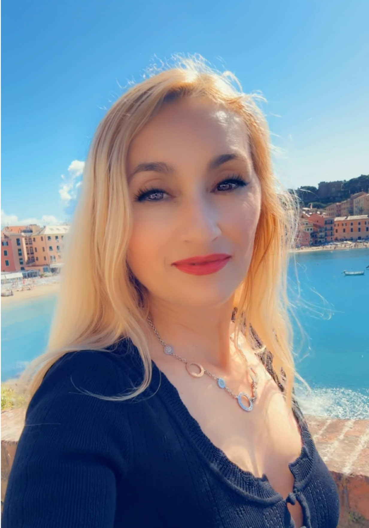 @LillyAndrei