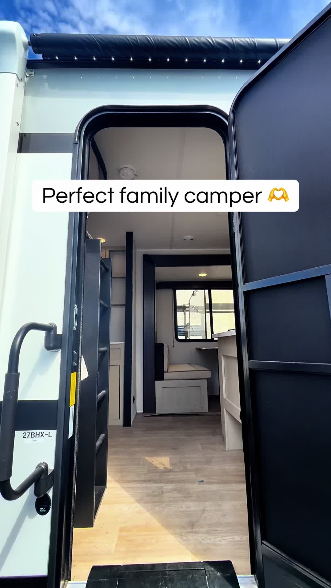 @Angel Sells RVs