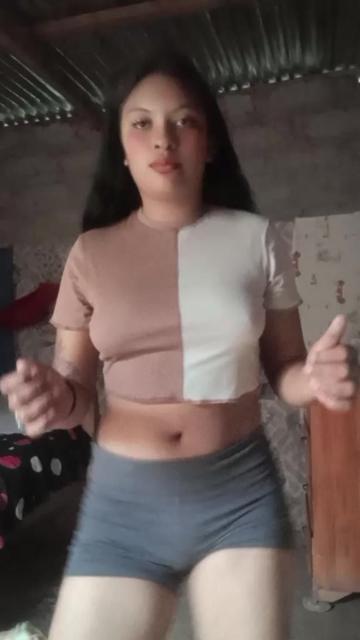 @June López 🥰😻