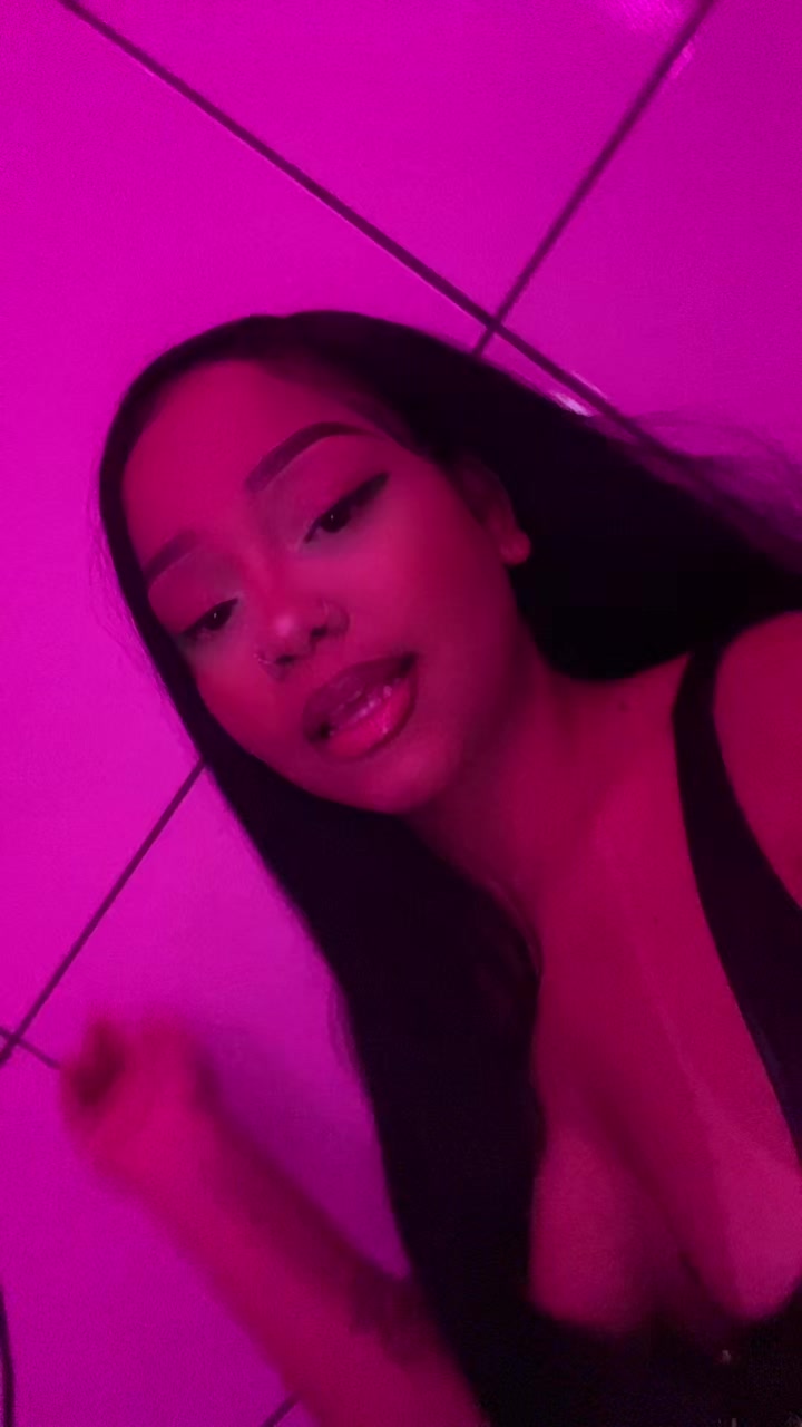 @VICKI ZO