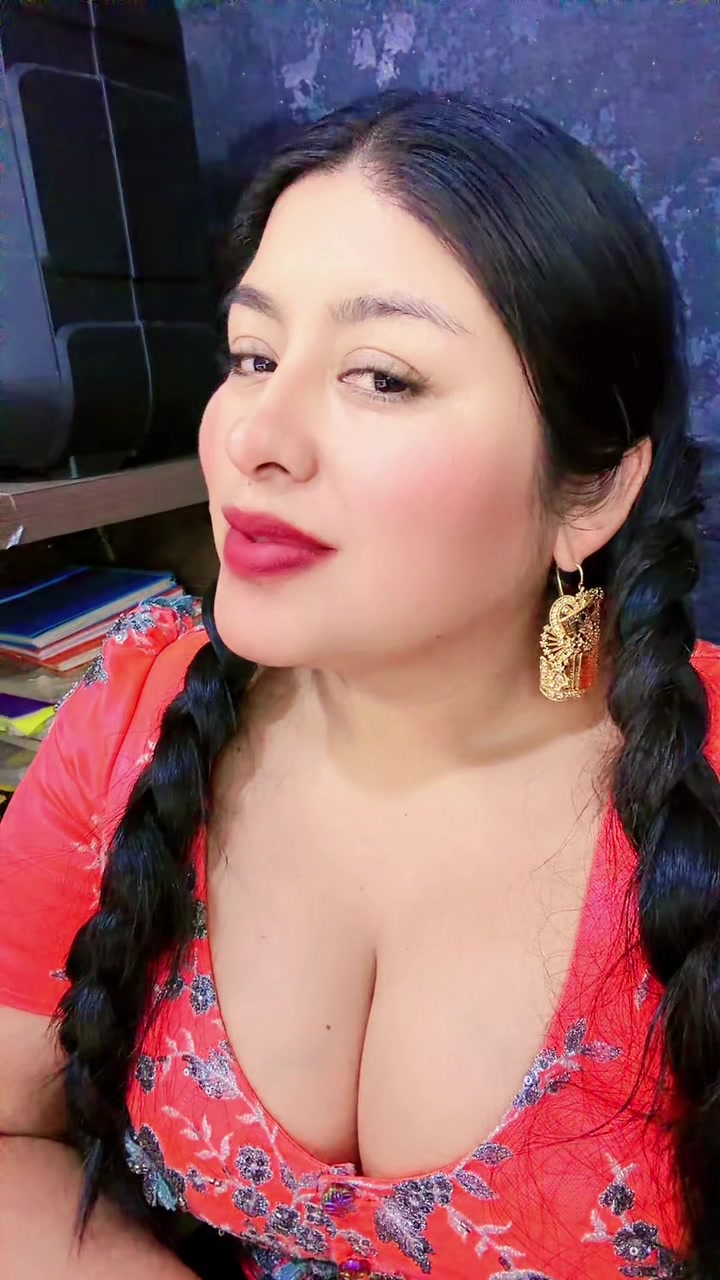 @Noelia Mujer Elegante