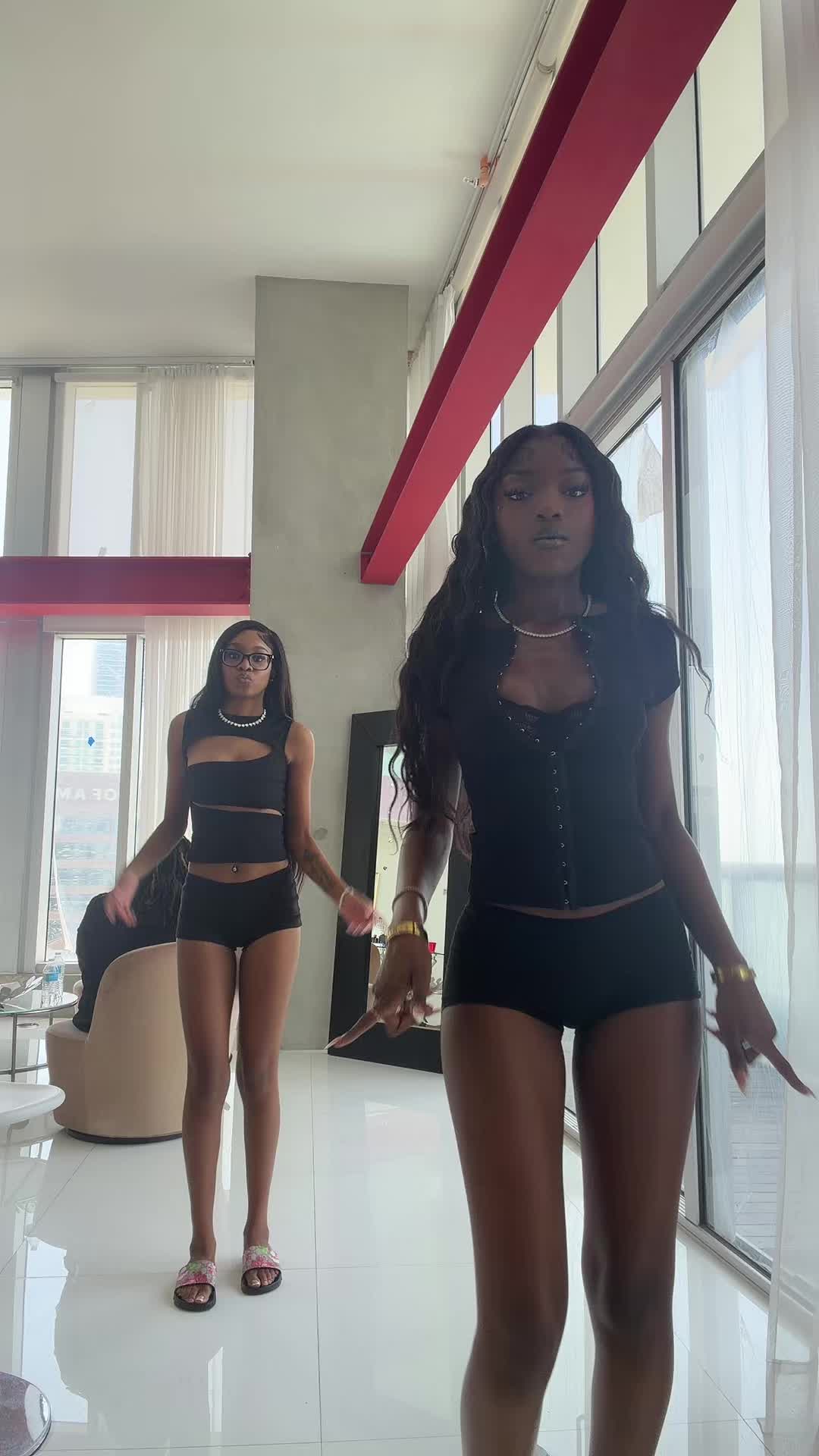 @aniyaadiamónd