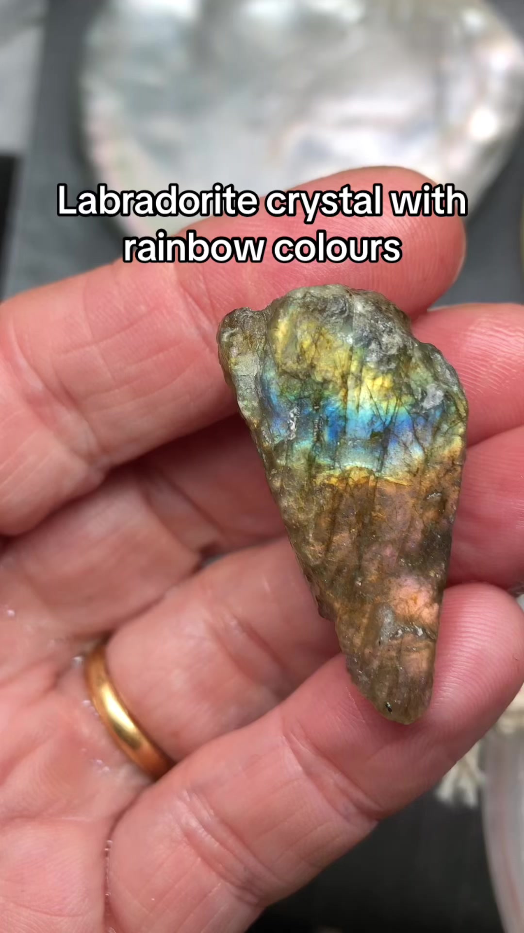 @nikmakcrystals