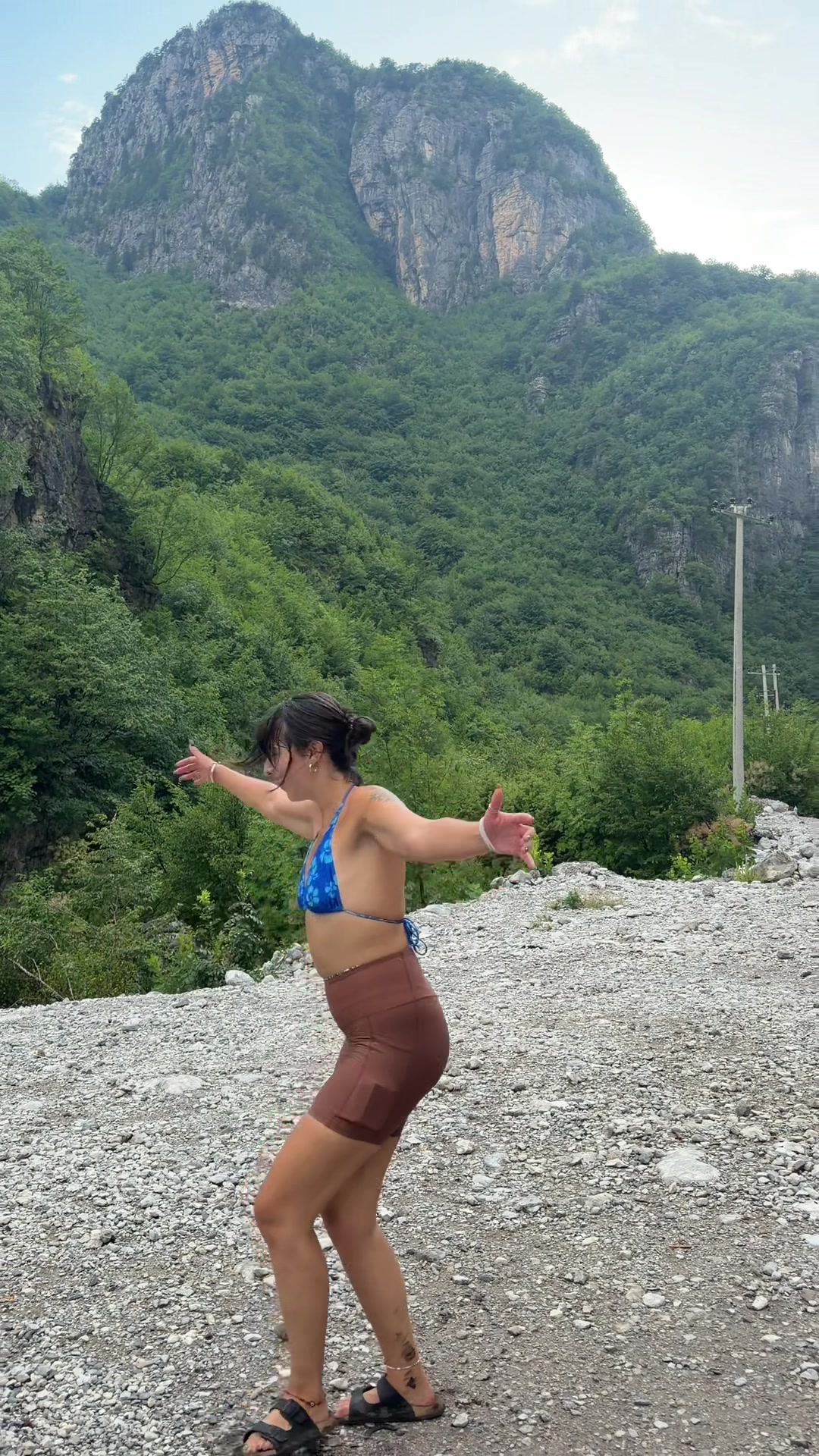 @Elora