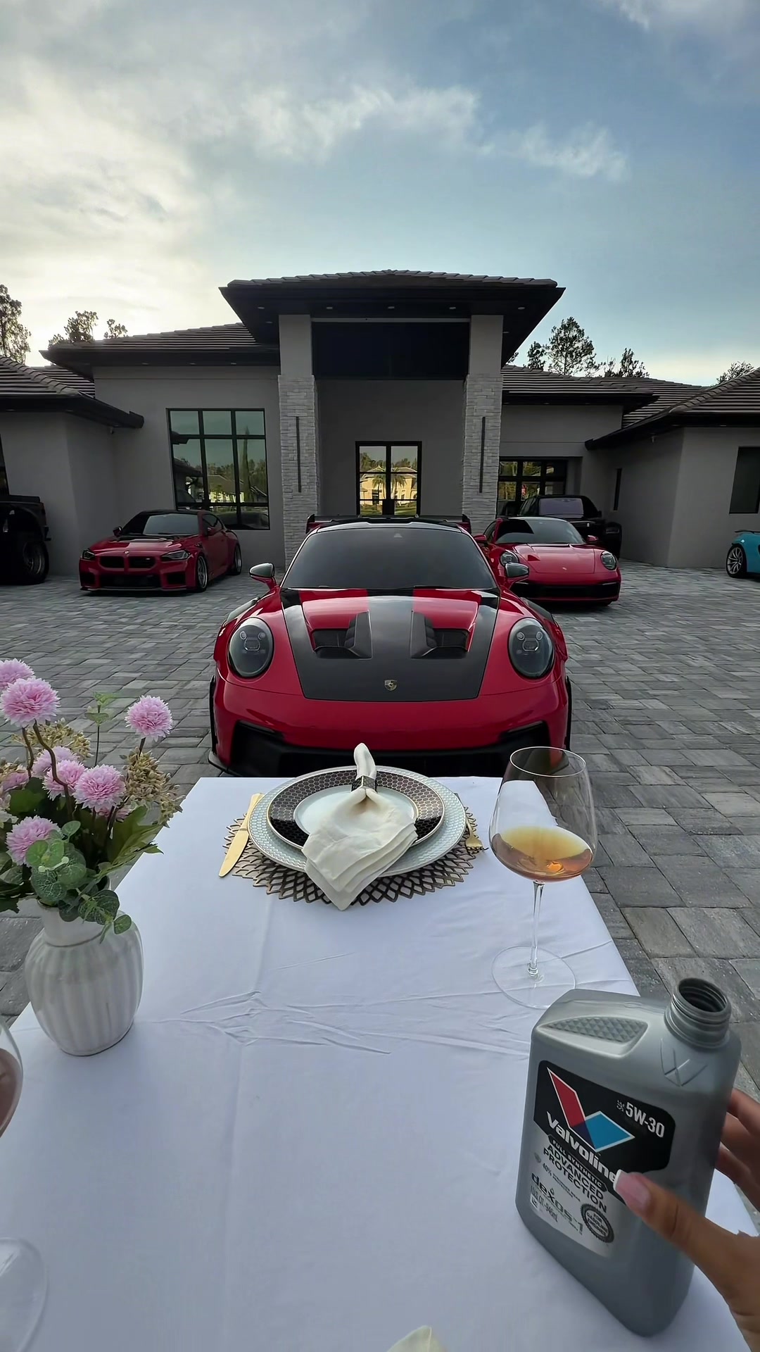@supercarvicky