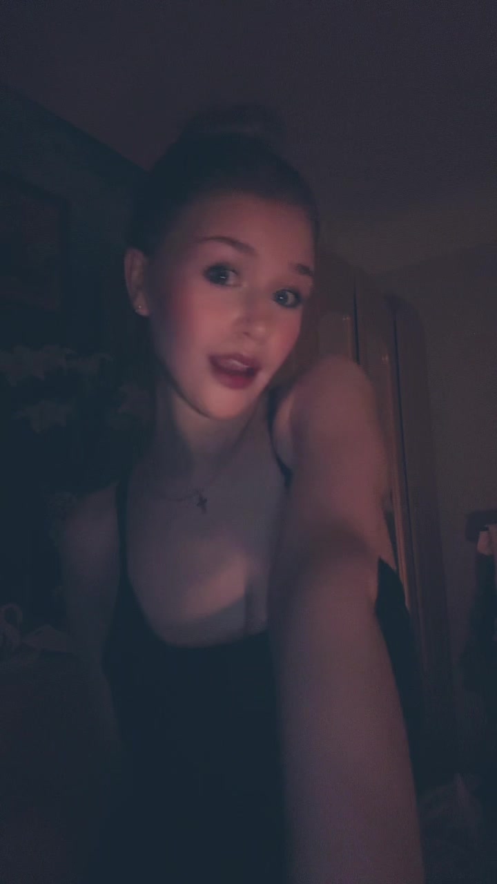 @𝙧𝙤𝙢𝙞𝙣𝙖<3