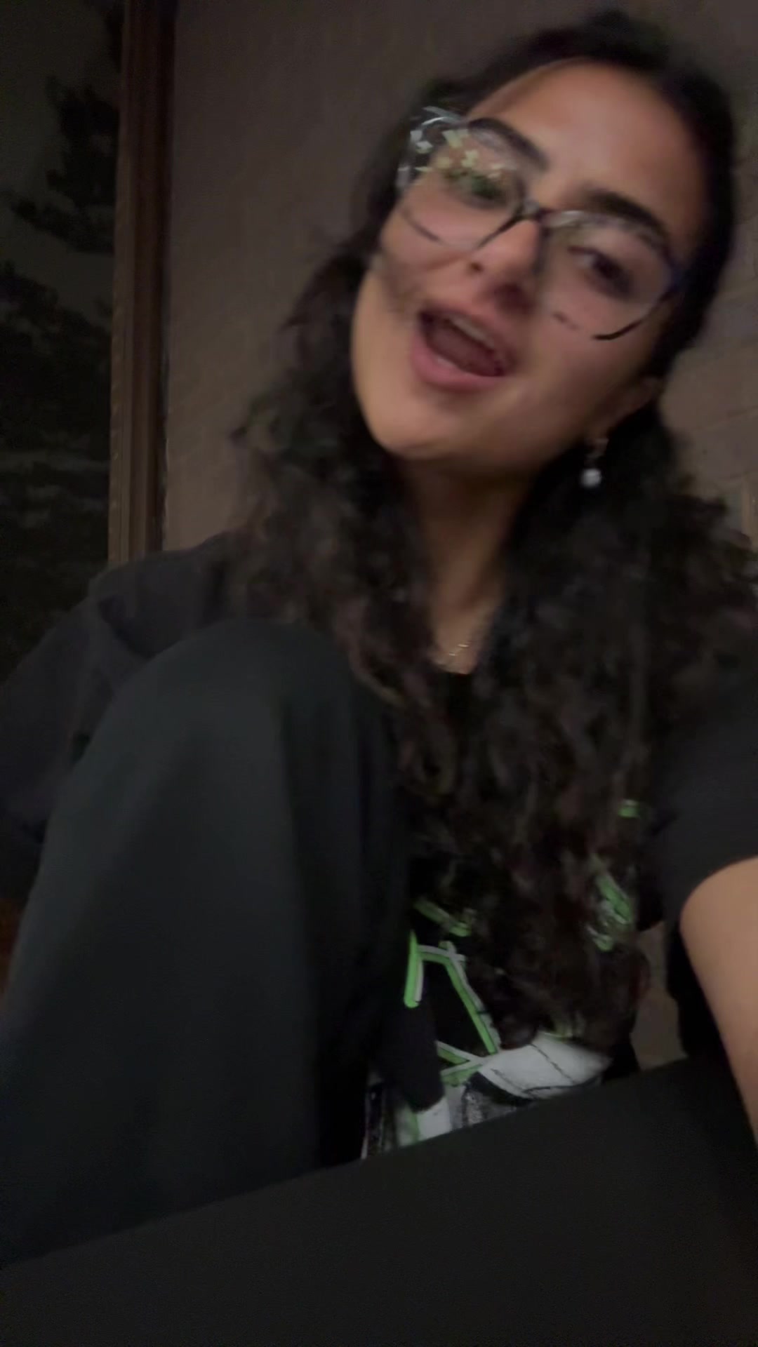 @Ava
