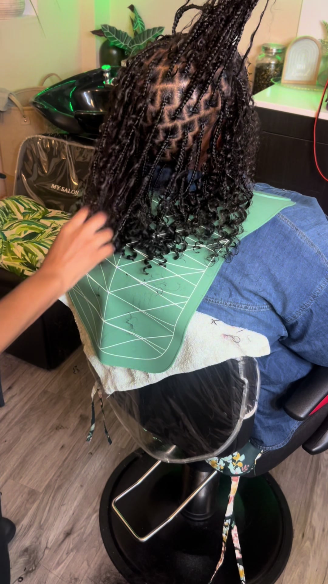 @Sister Loc’s | JAX, FL BRAIDER