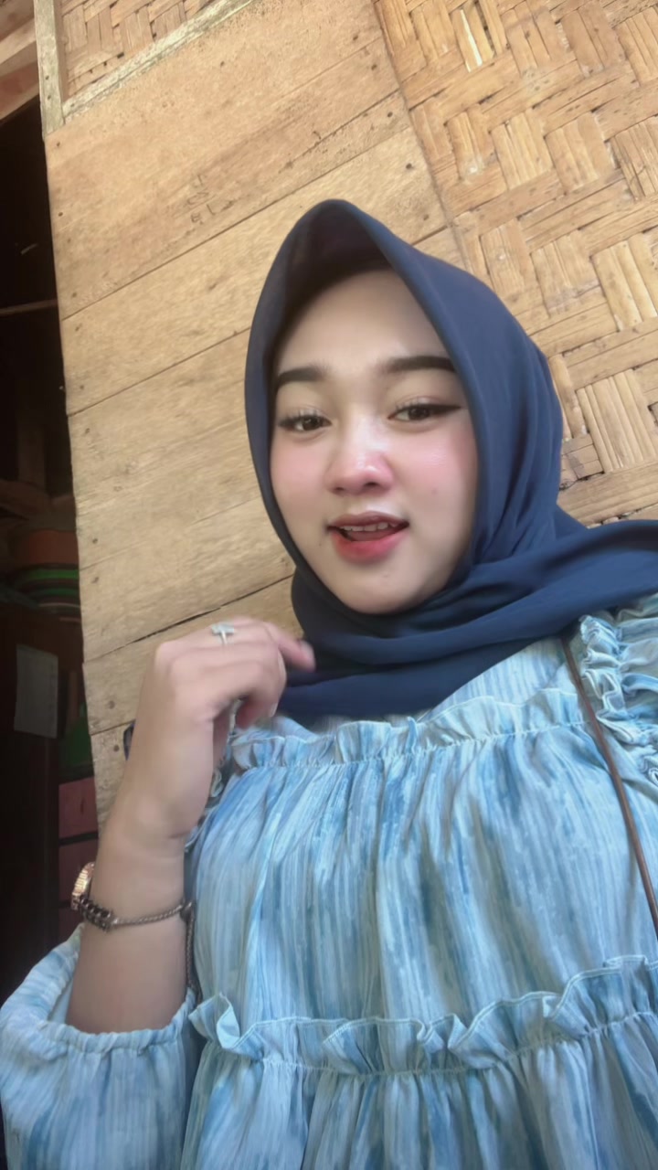 @(jeni&reg;️)