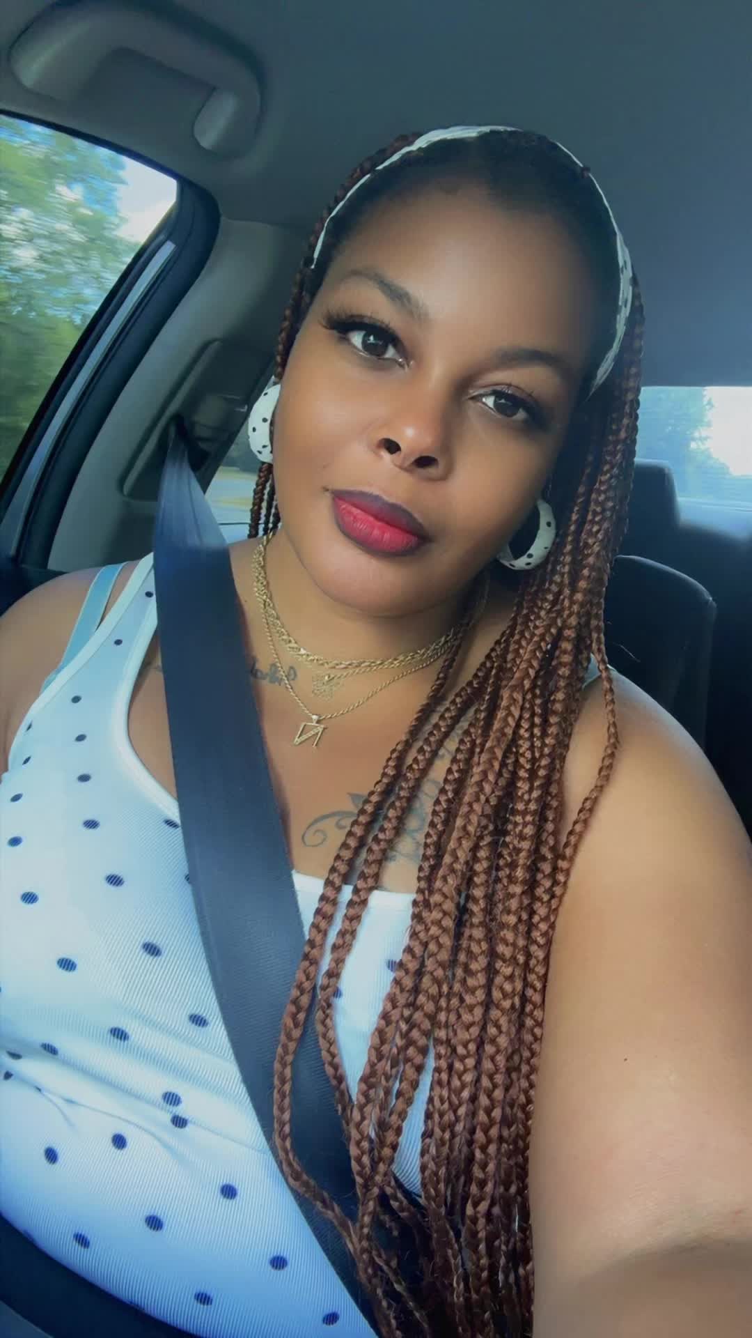 @YaGirlNisha37