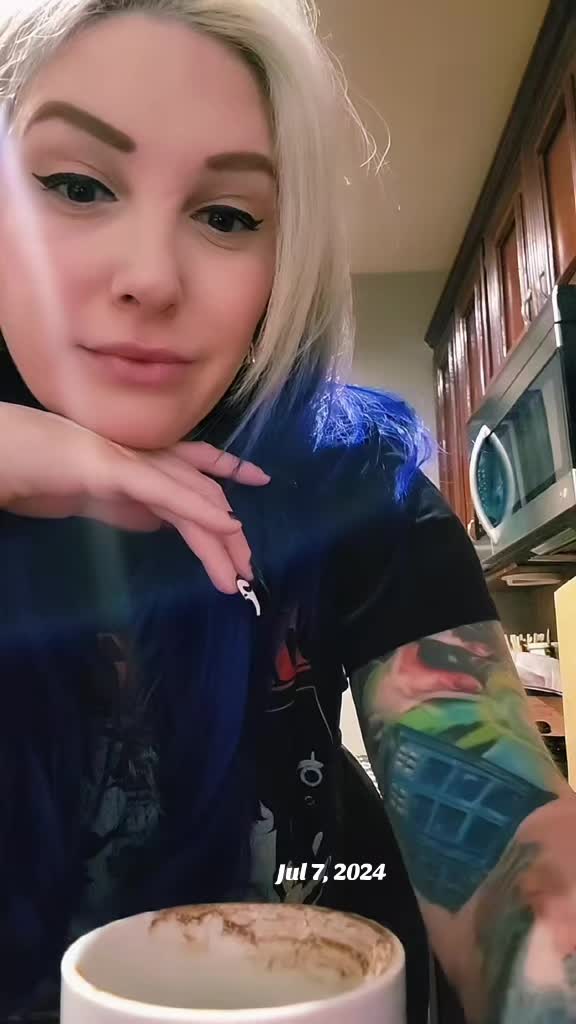 @TheMoistQueen ®️