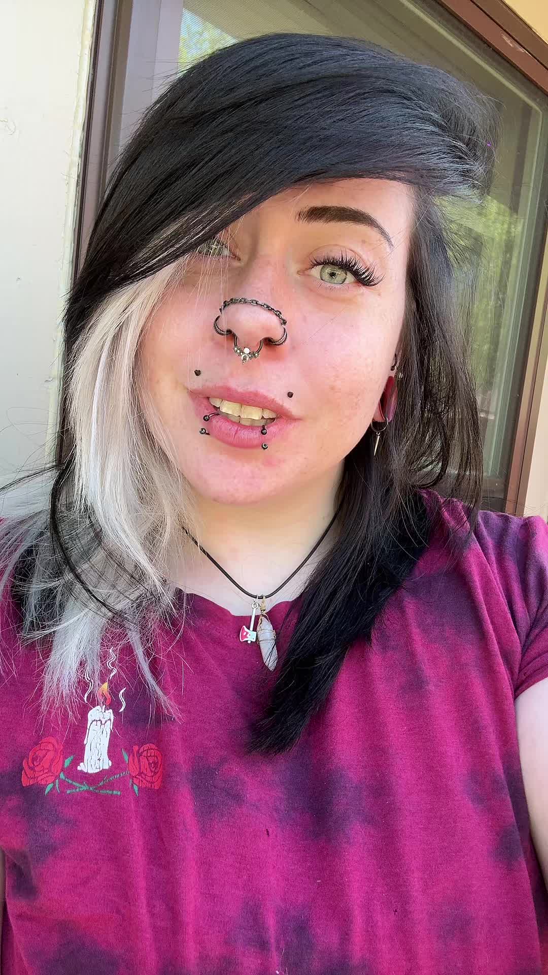 @Stfuitscourtney🦇