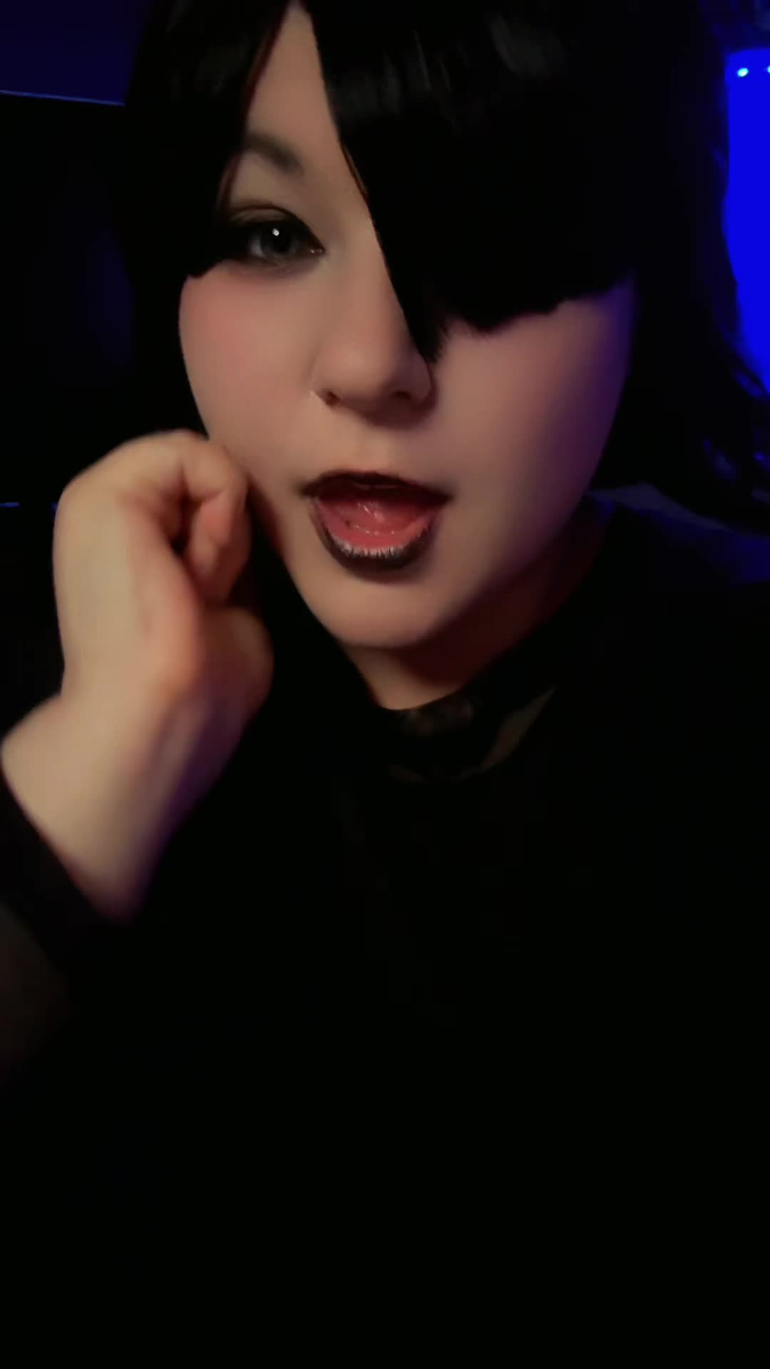 @hallochrissycat