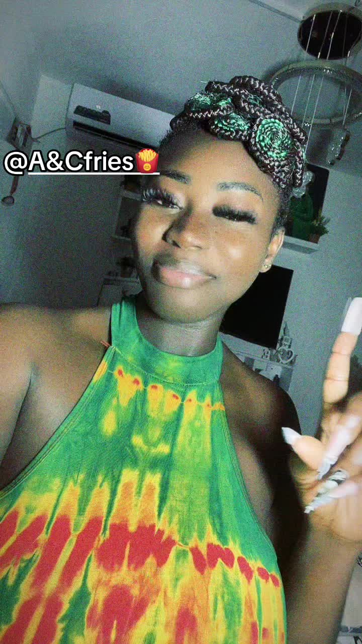 @Akua_Bhornrich💚