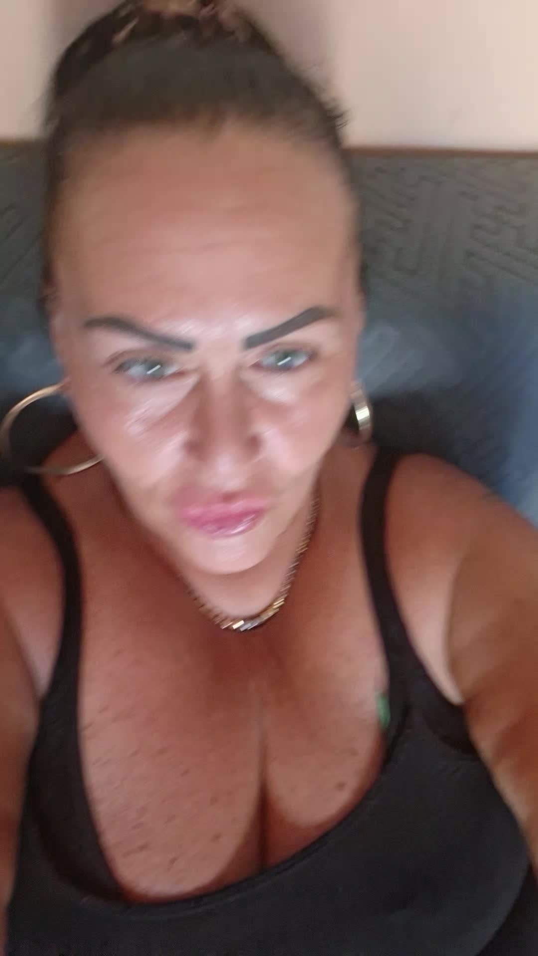 @Flora Canale