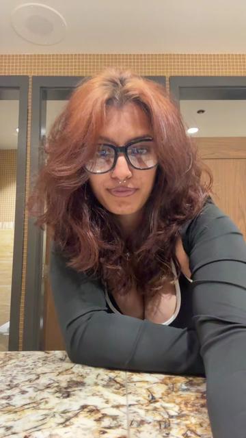 @Indya_gttb