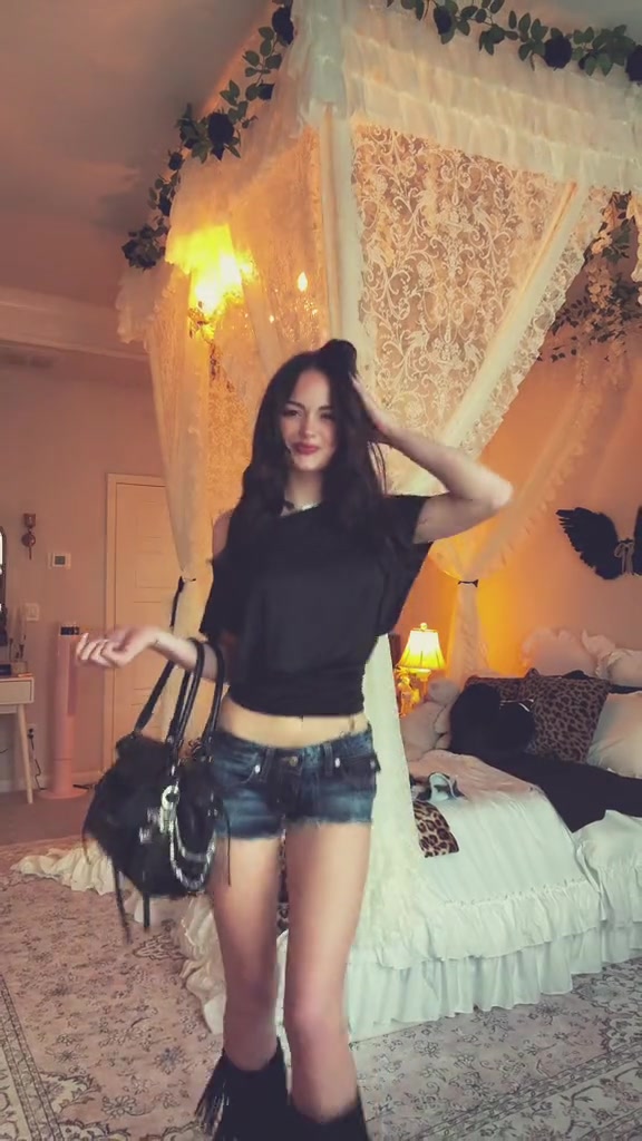 @amara⋆ ˚｡⋆౨ৎ˚