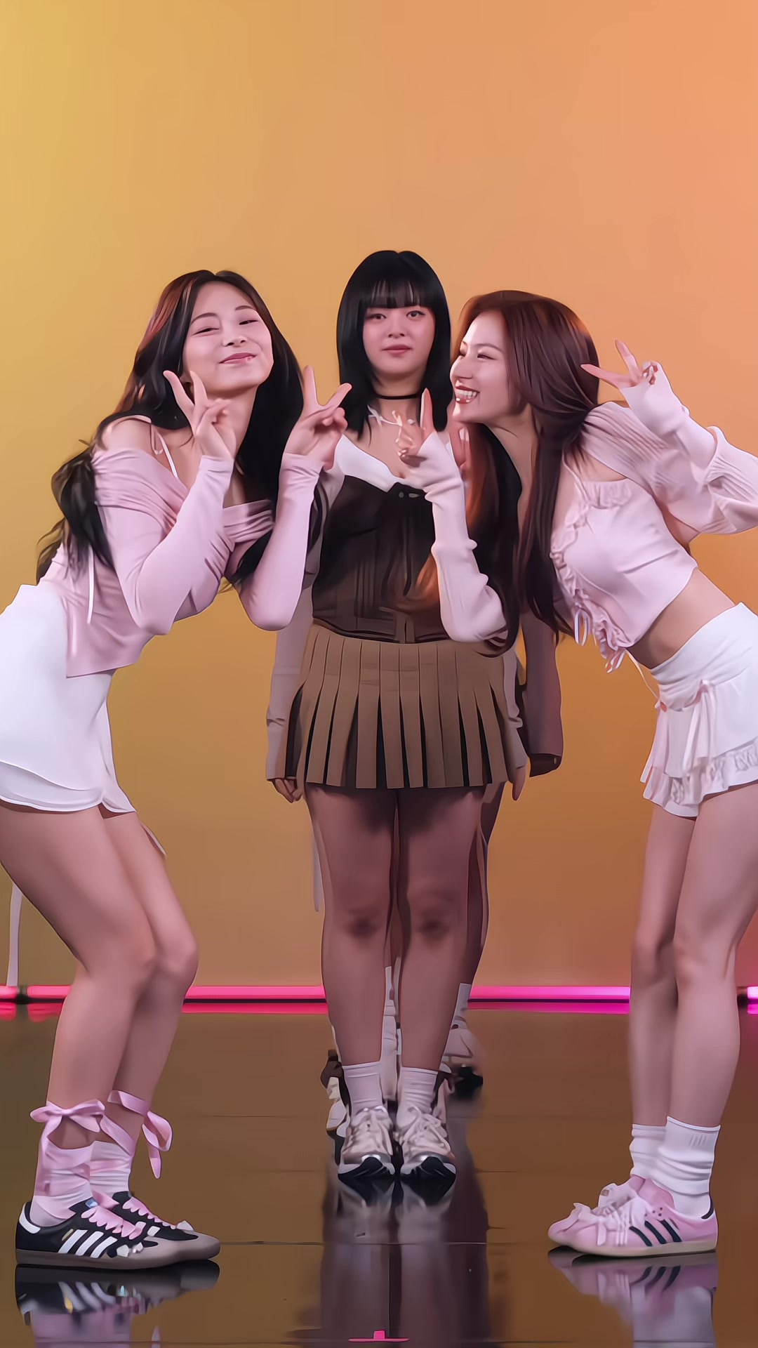 @<3