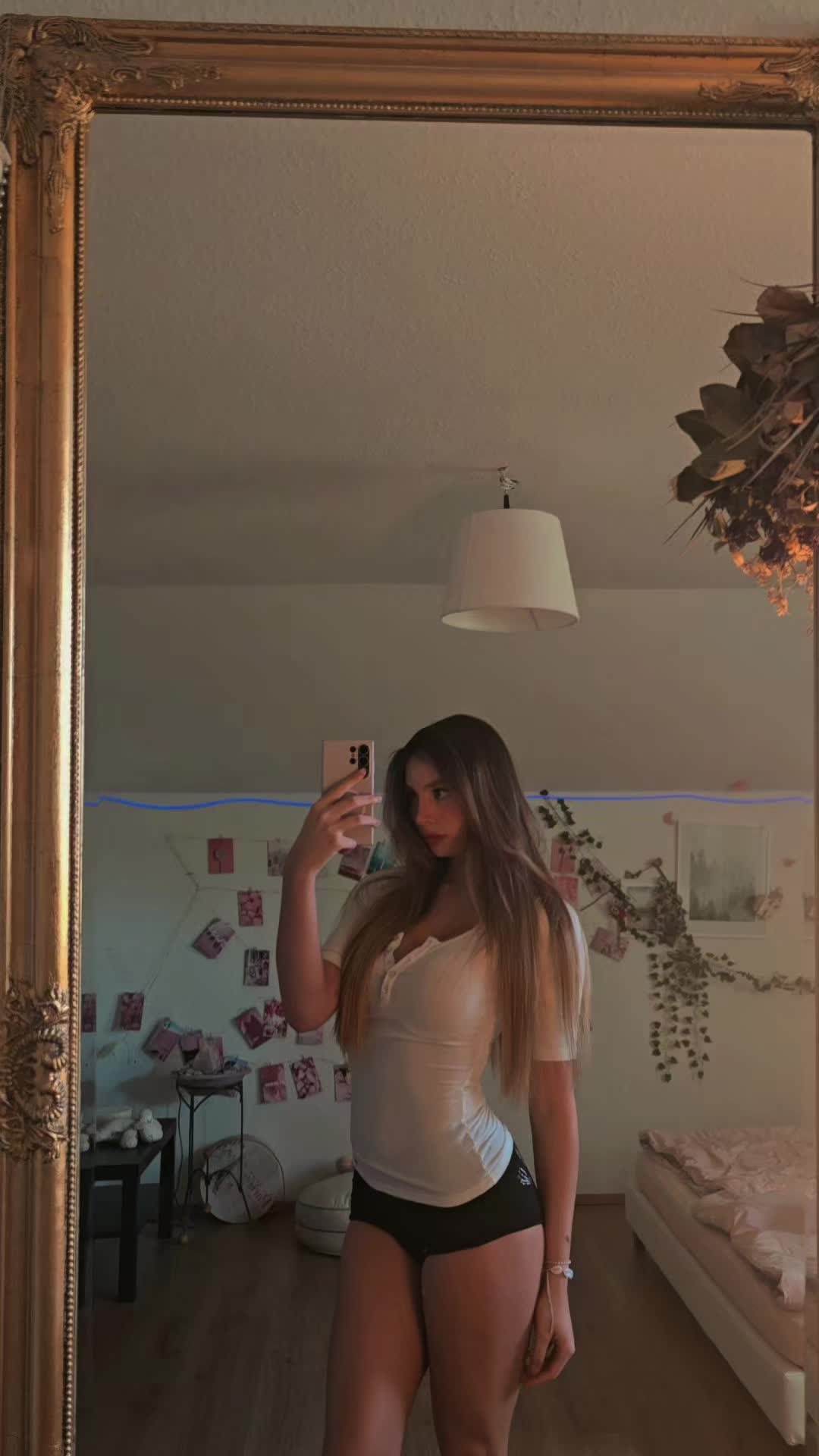 @Lara 🌸