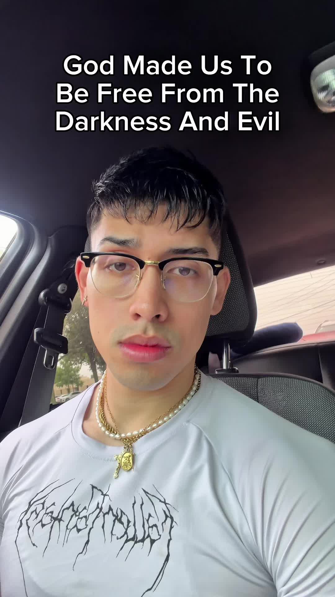 @johnnydivines