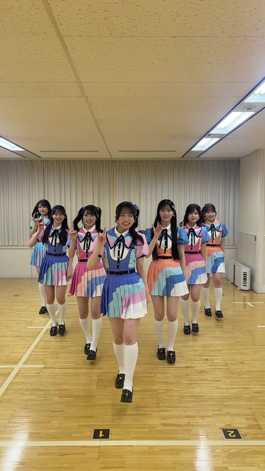 @秋山由奈