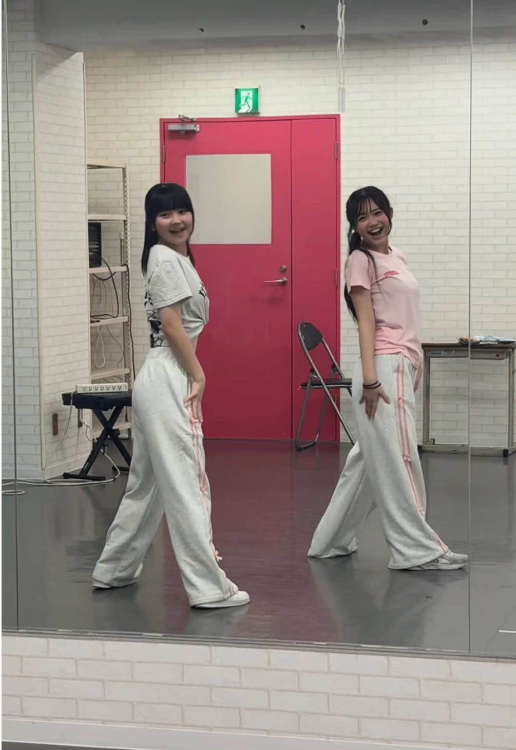 @まひな