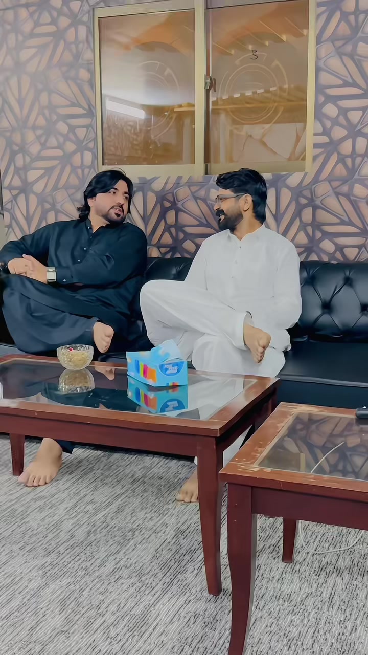 @Safdar اسٹٹچ🧵