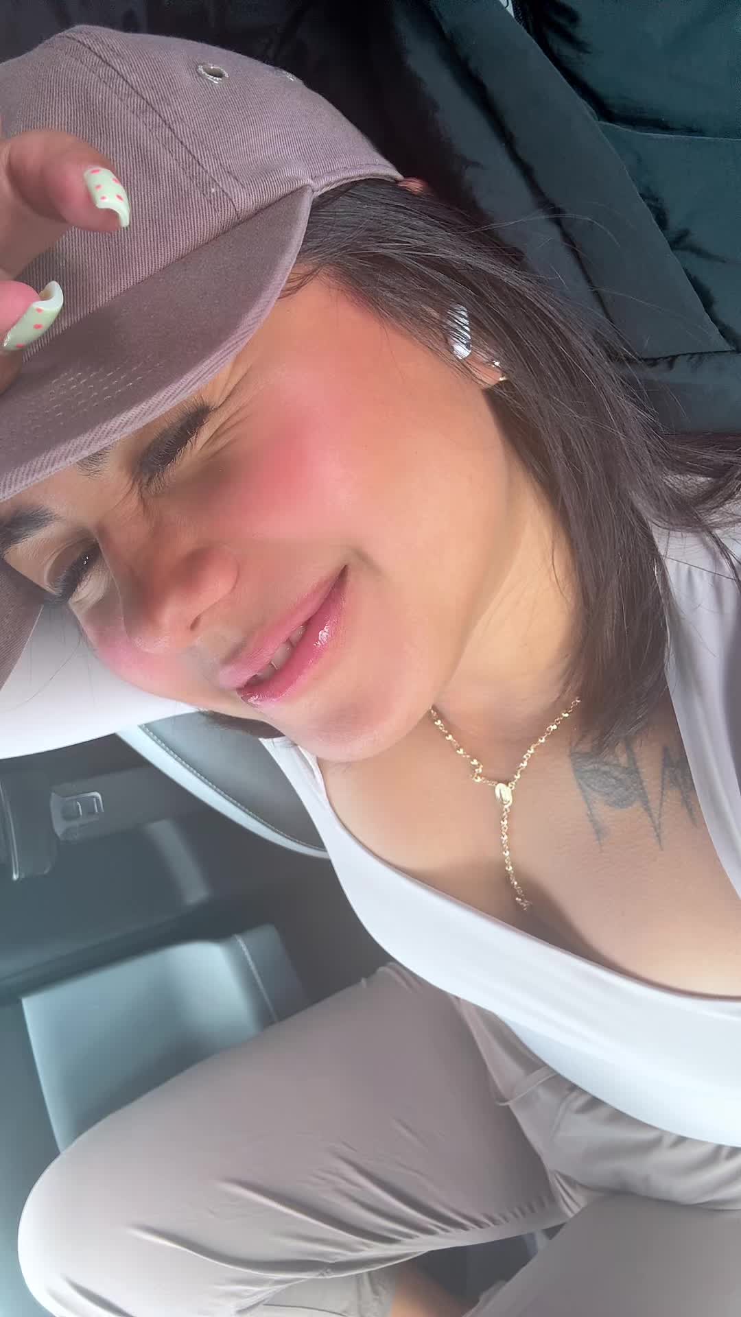 @𝙷𝙴𝙻. 🥀