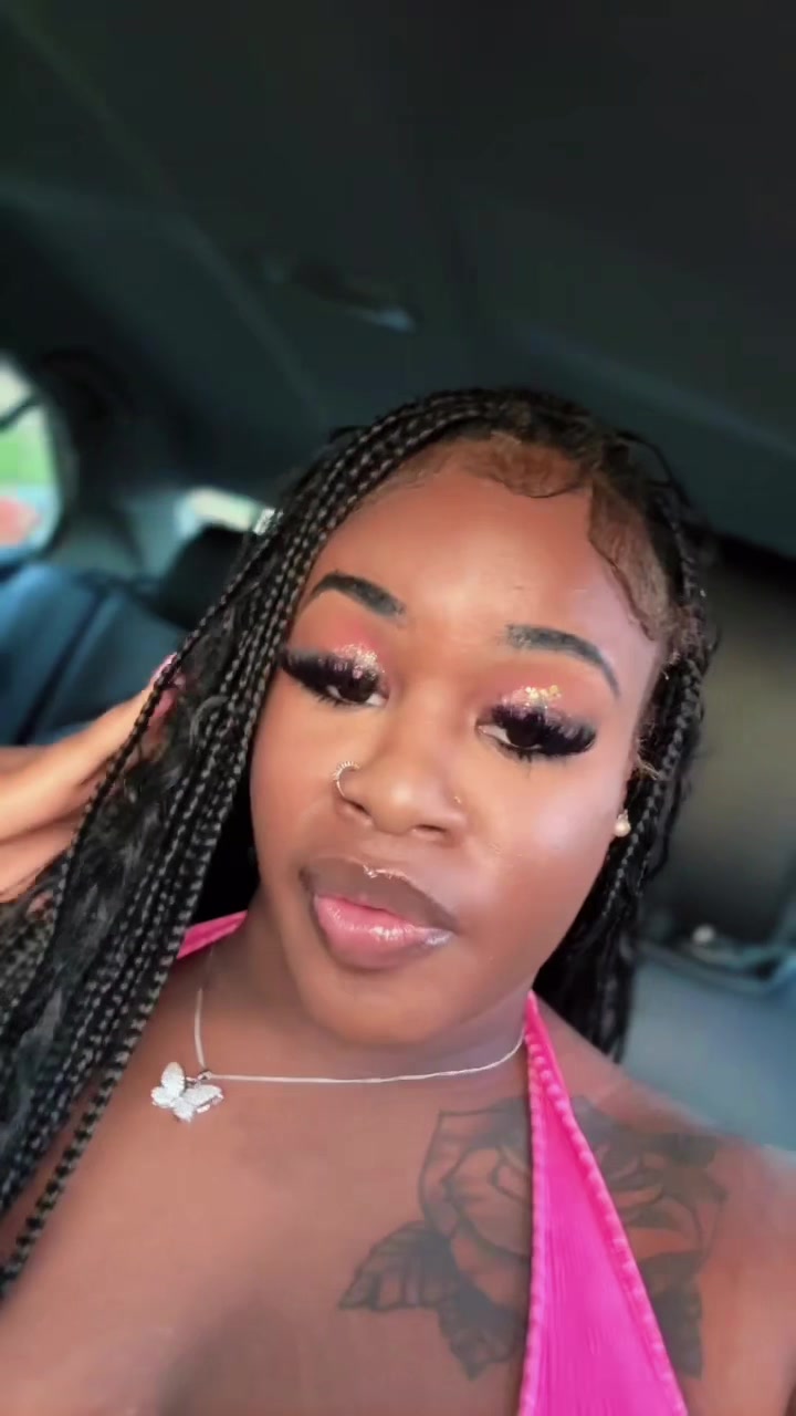 @tharealniaa