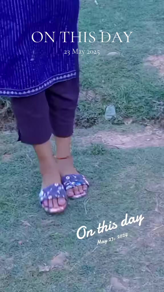 @शिवानी 😊smile Queen 😊 👑