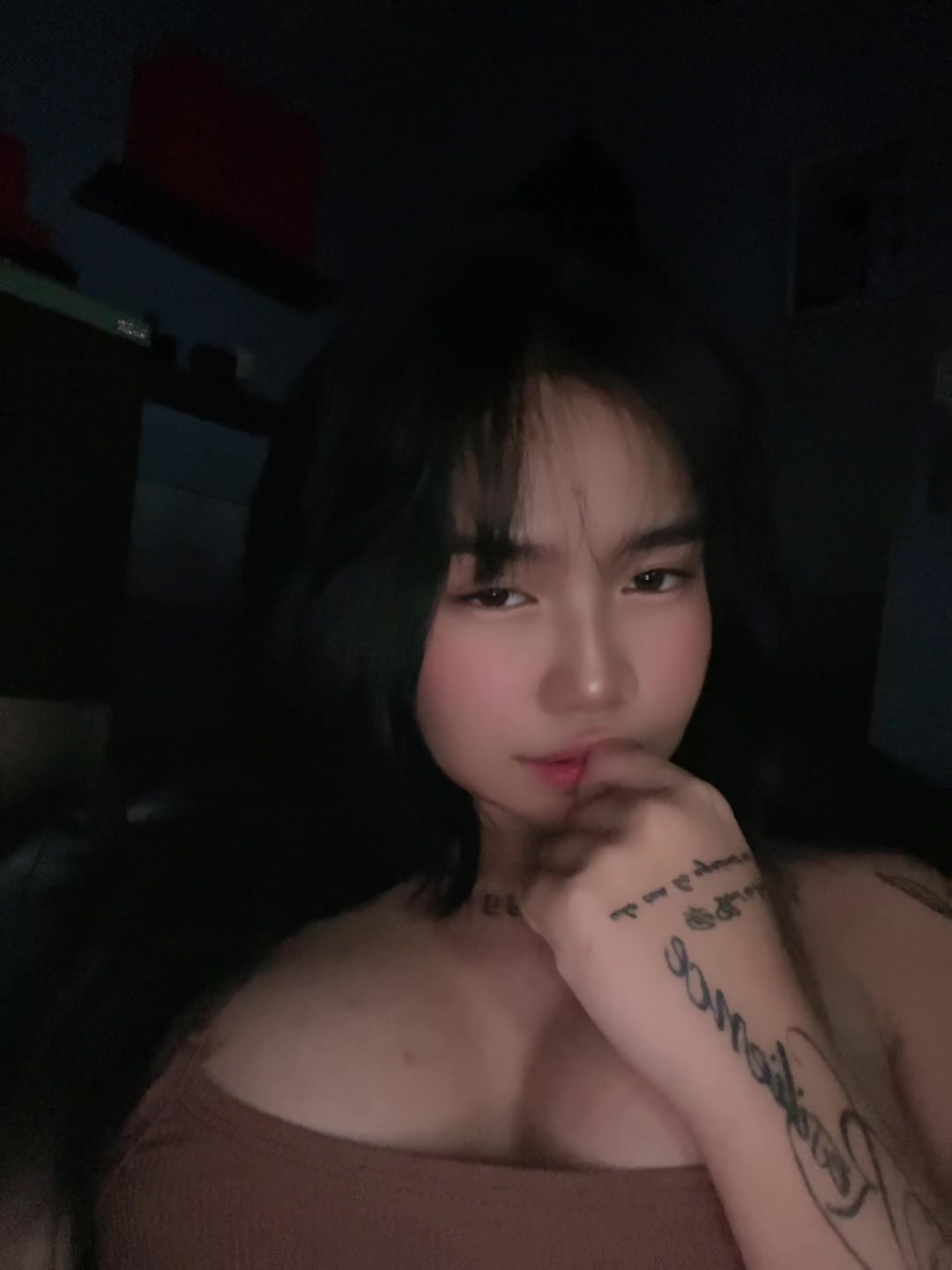 @akisha
