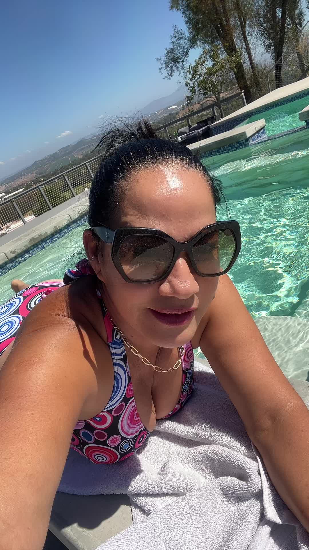 @Ana Lara