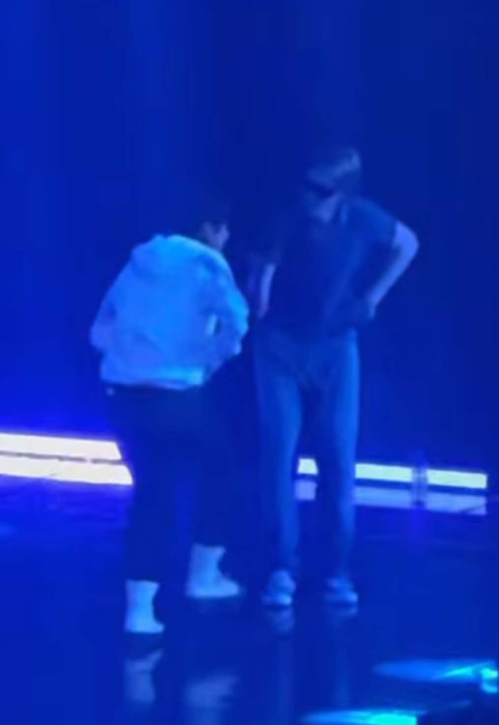 @Tiến hay l&ugrave;i đều gặp Huy 🕺🏻