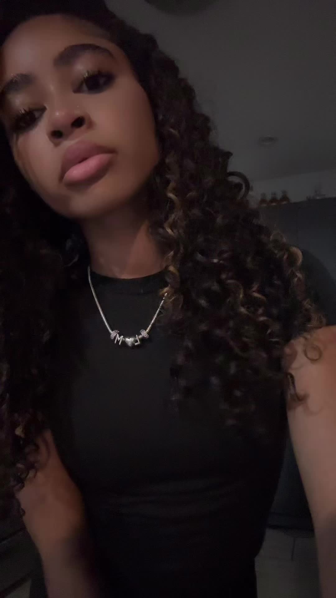 @⃟