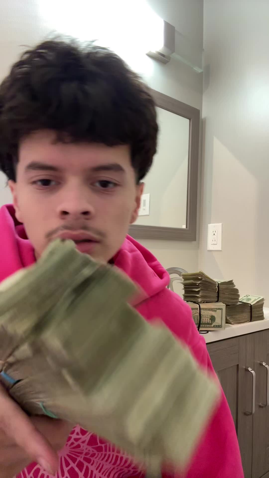 @trapped.julio