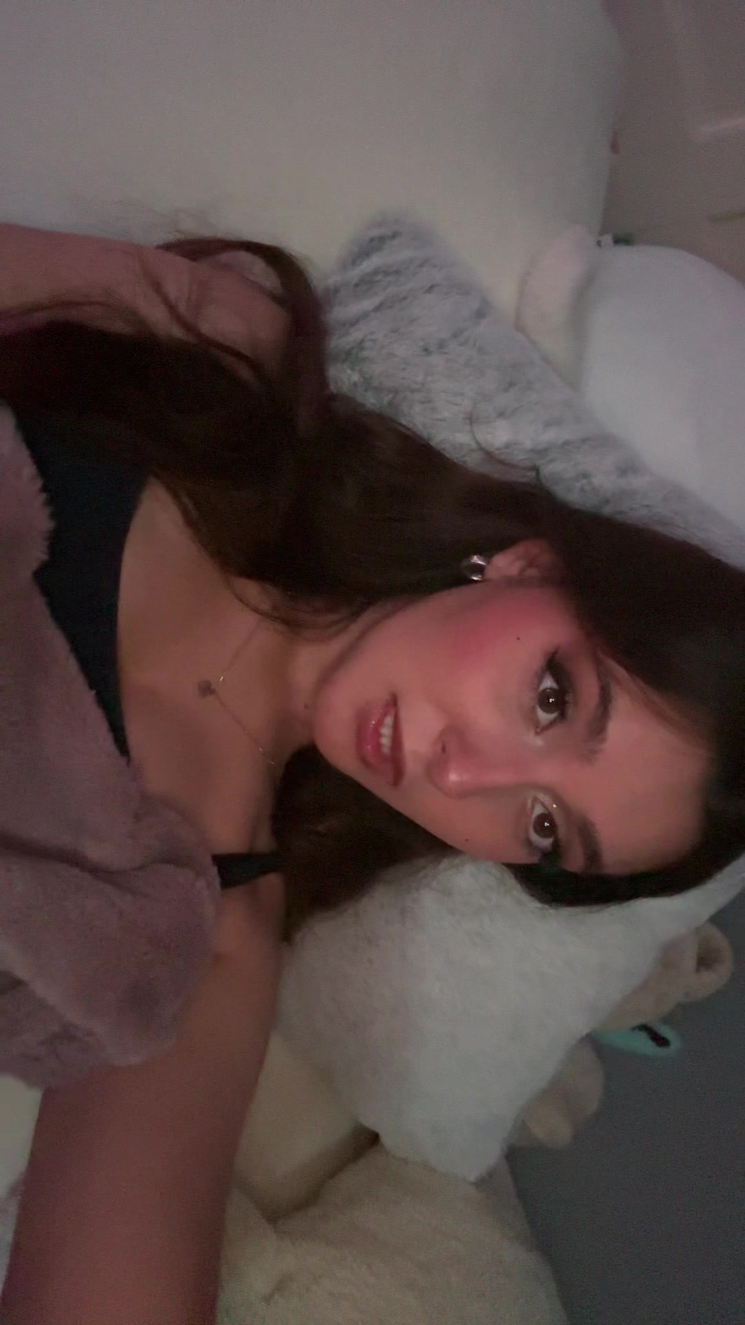 @:3