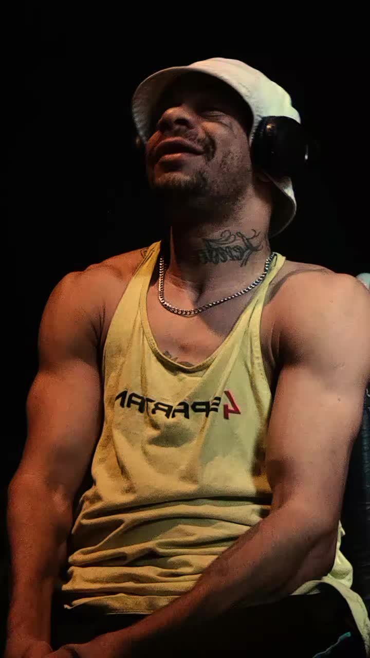 @Eita.Porra.Menoo