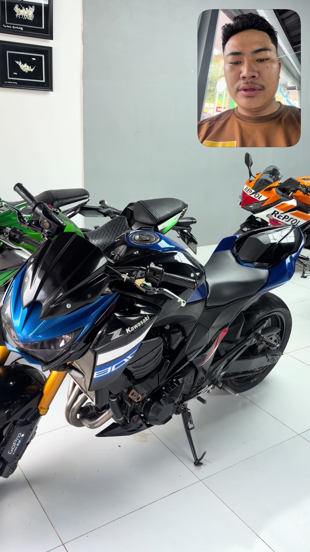 @SIPHYOETGI Motorcycle showroom