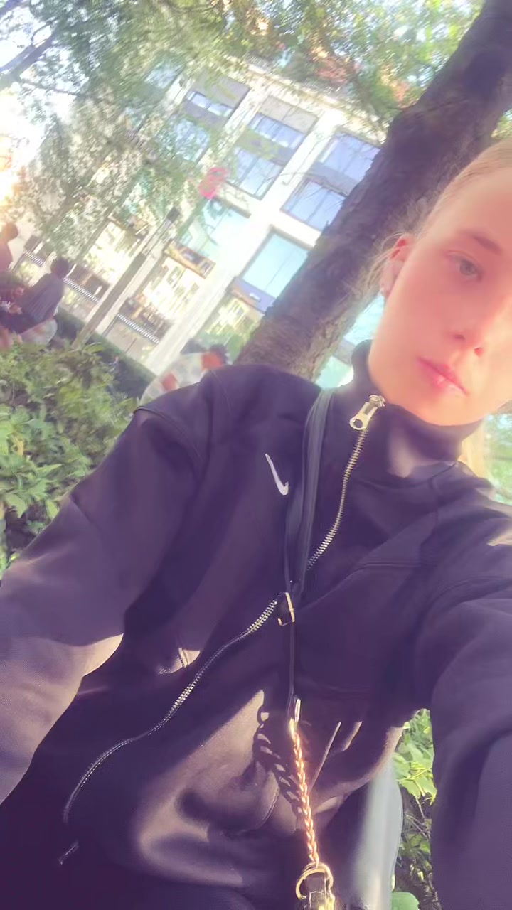 @N_lpz_girl❤️