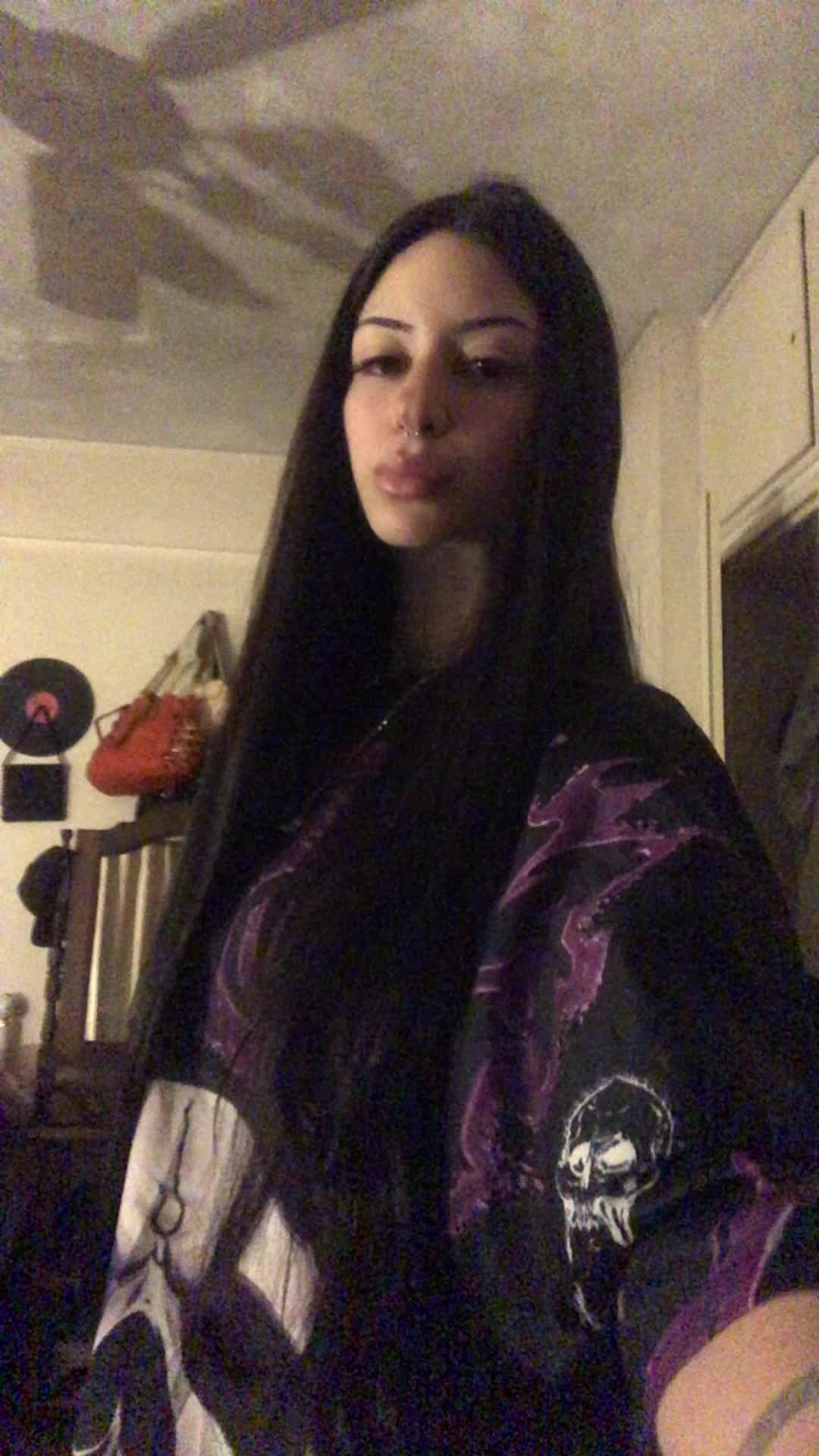 @𝒿