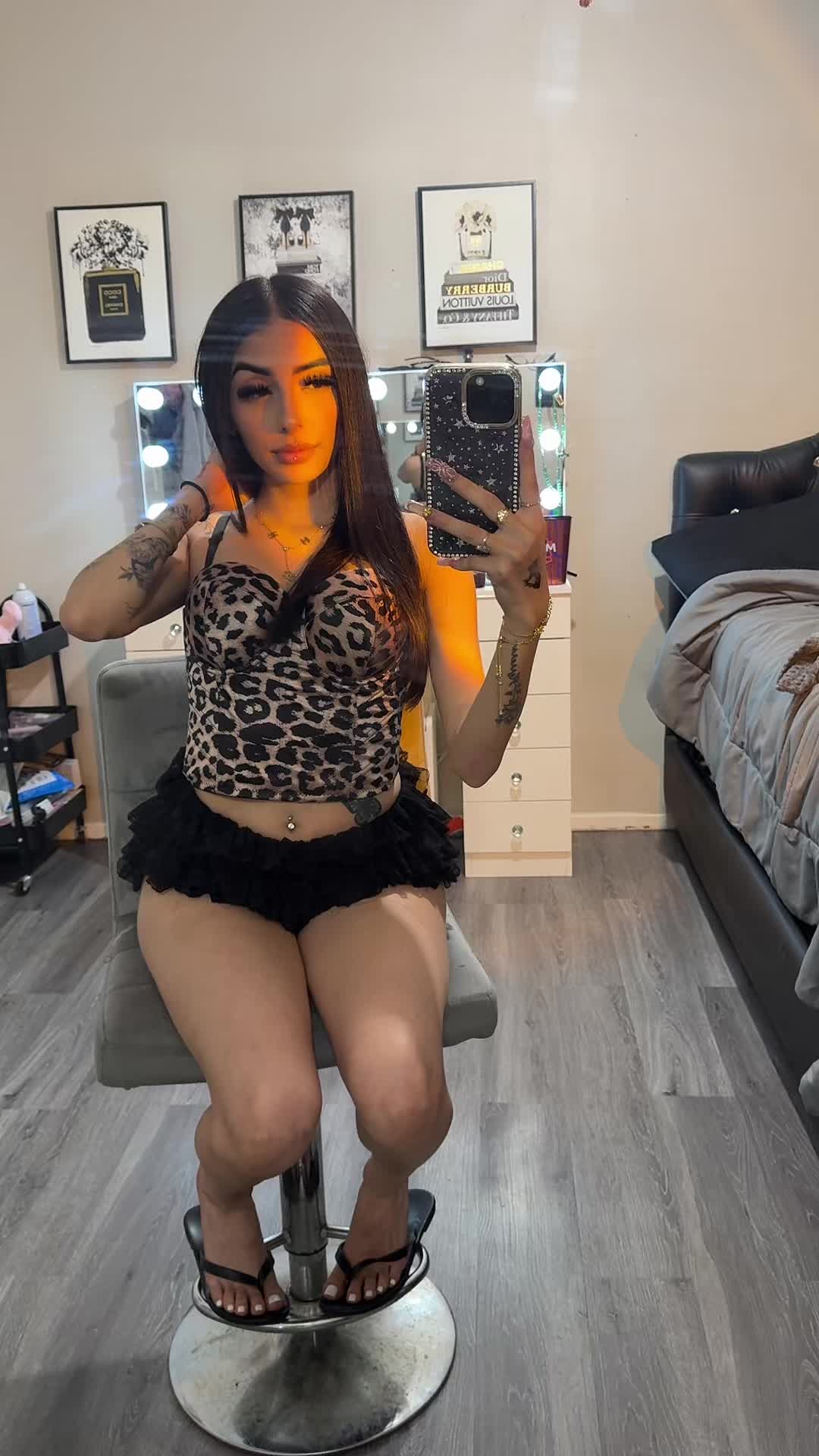 @adriannaherreraa