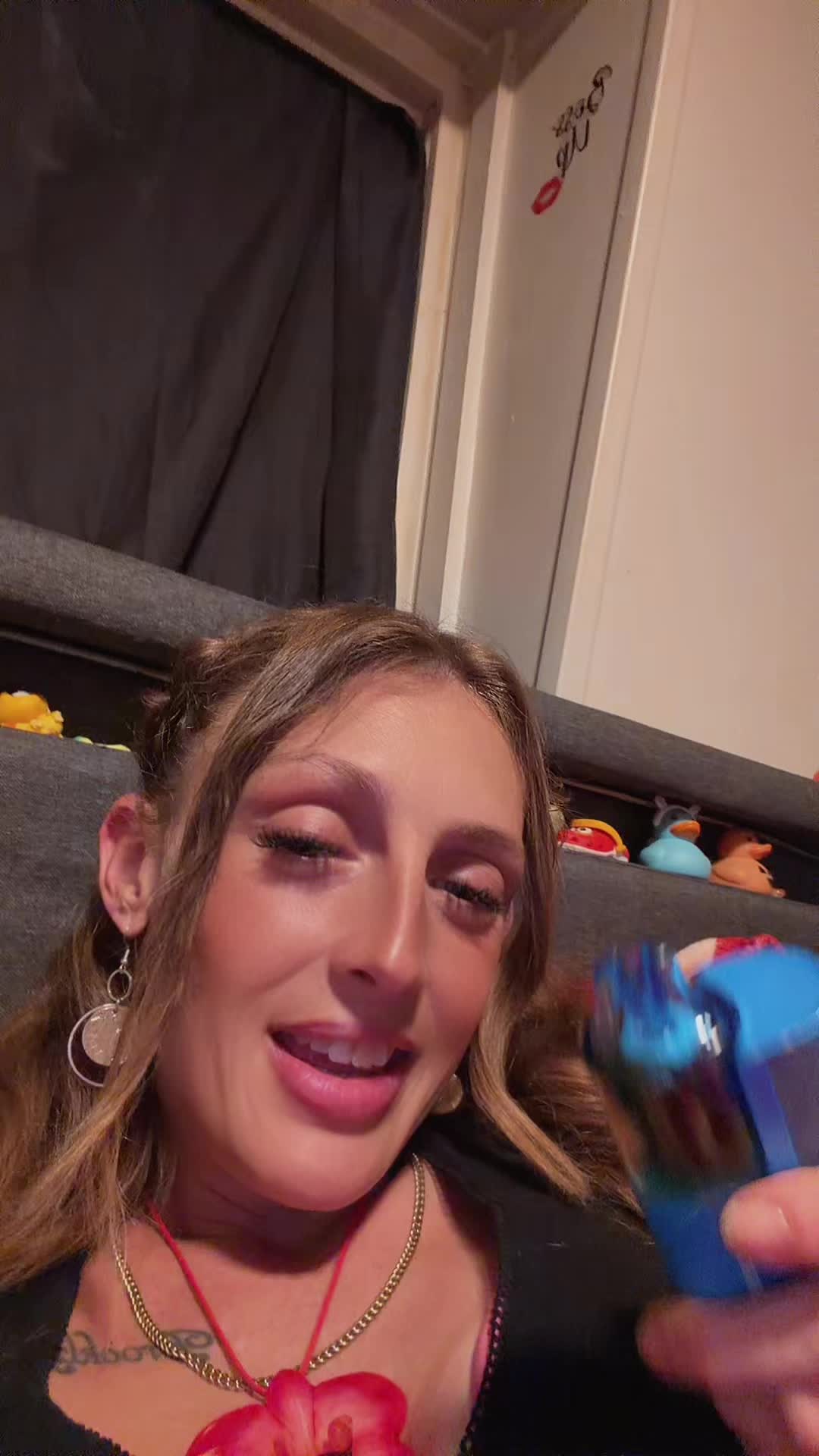 @Rissy Babe 🌈
