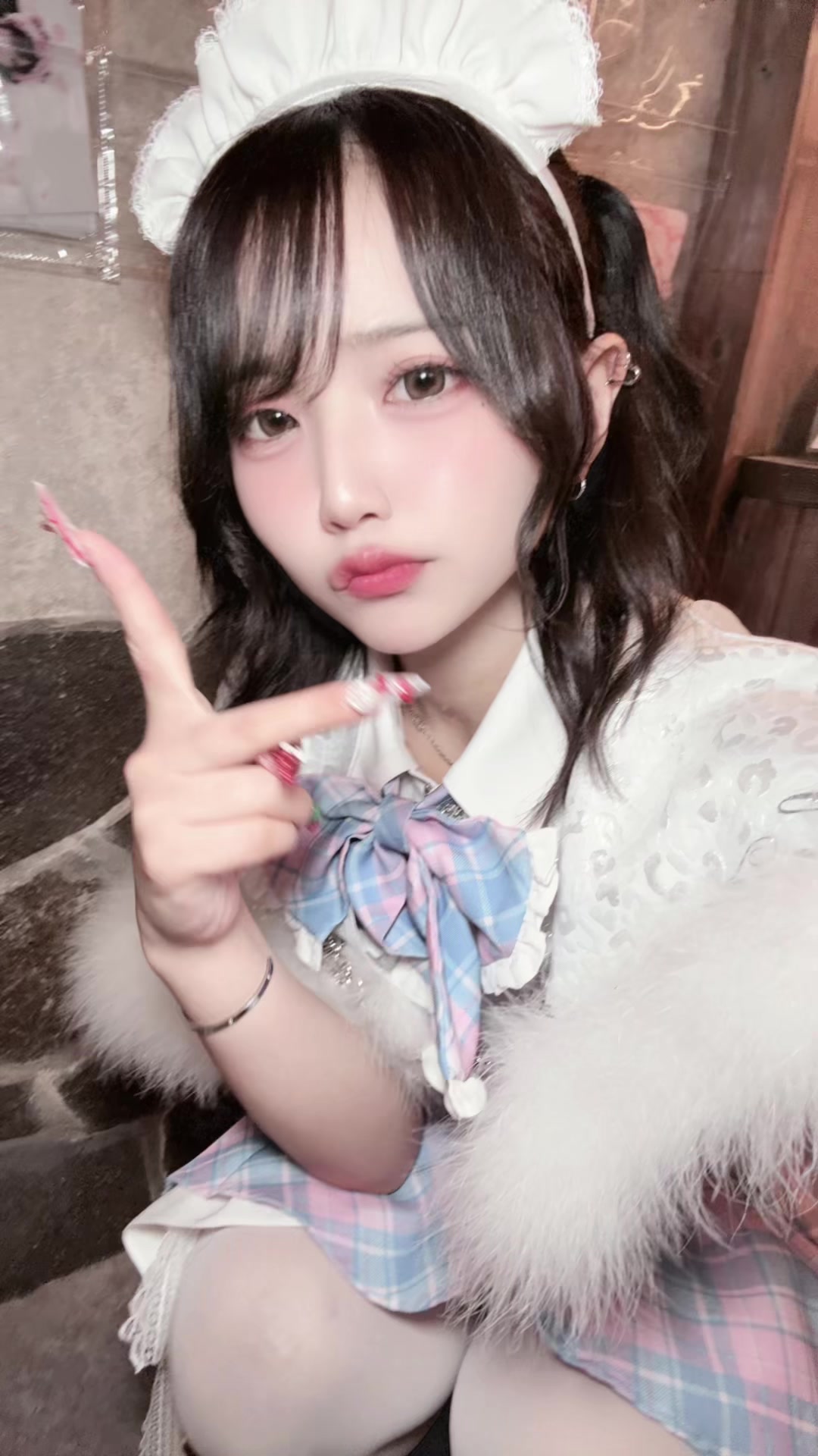 @えま